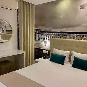 & By Apartmanhotel